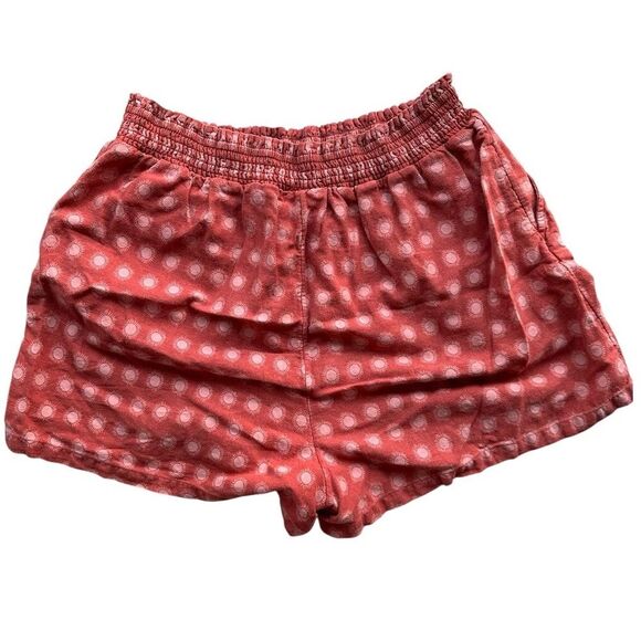 Universal Threads Women's 2XL Red Polka Dot Shorts Summer Casual - Picture 3 of 5